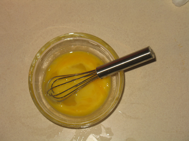 egg and wee whisk