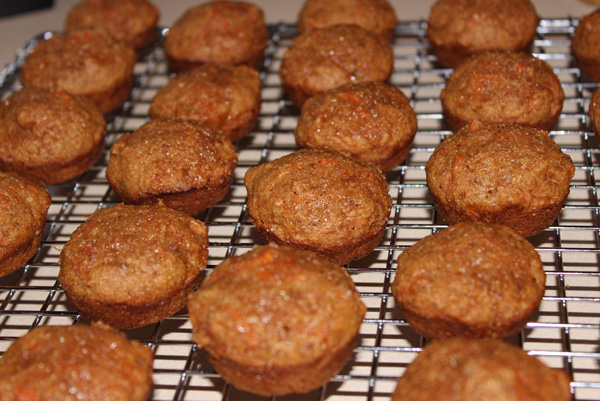 mini muffins on rack